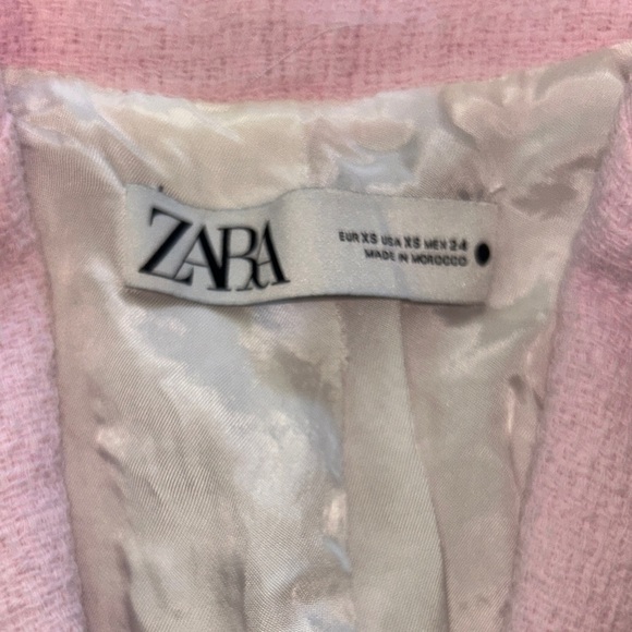 Zara tweed Pink Blazer with Gold Buttons - Picture 3 of 4